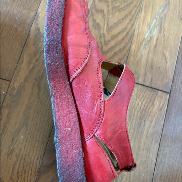 John Fluevog Red Leather Cut Out Mary Jane Shoes - Picture 4 of 5